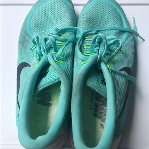 Nike turquoise free run Woman’s 11